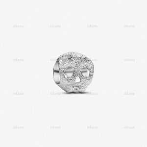Pandora Textured Skull Mini Charm